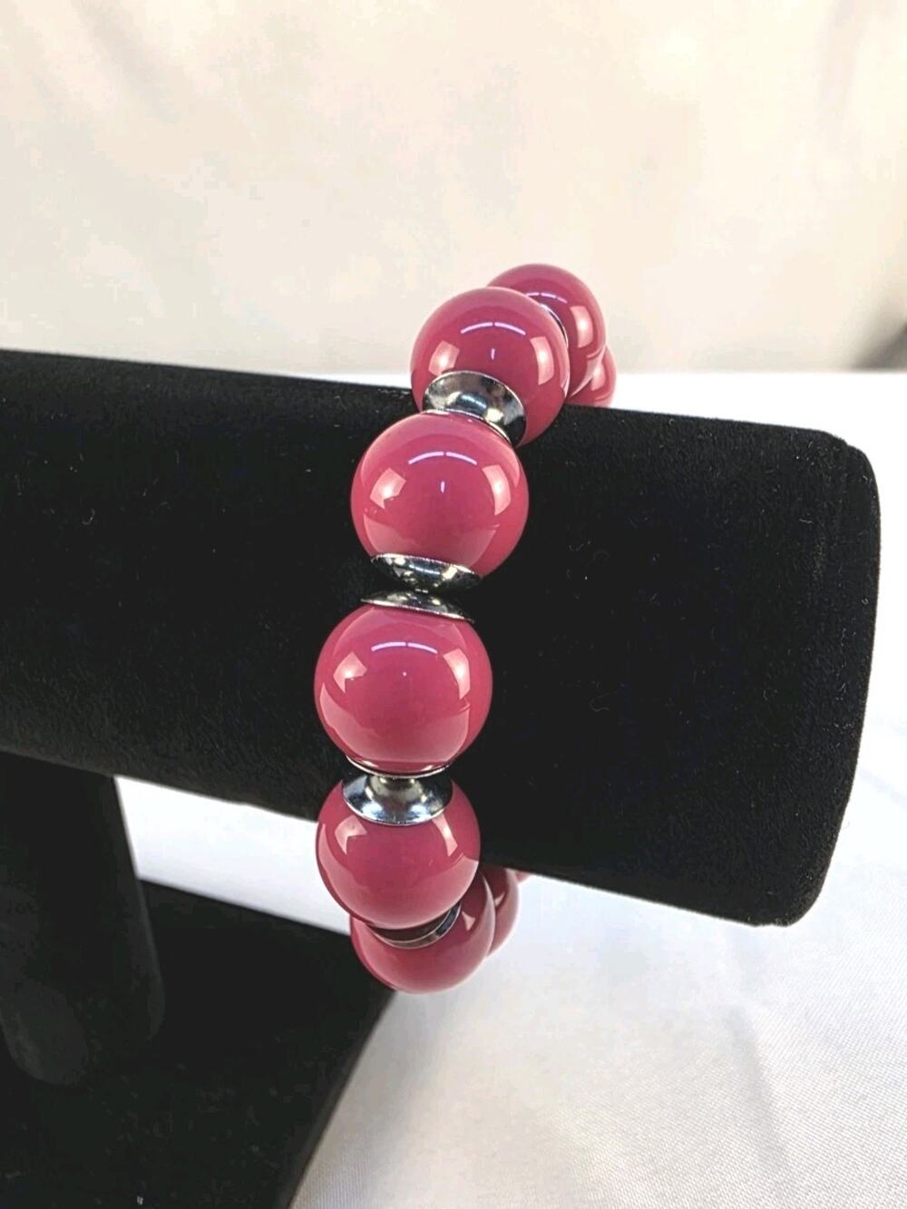 Vintage Fuschia Pink Plastic Bauble Bracelet With Silver Accents 3" Elastic 90s